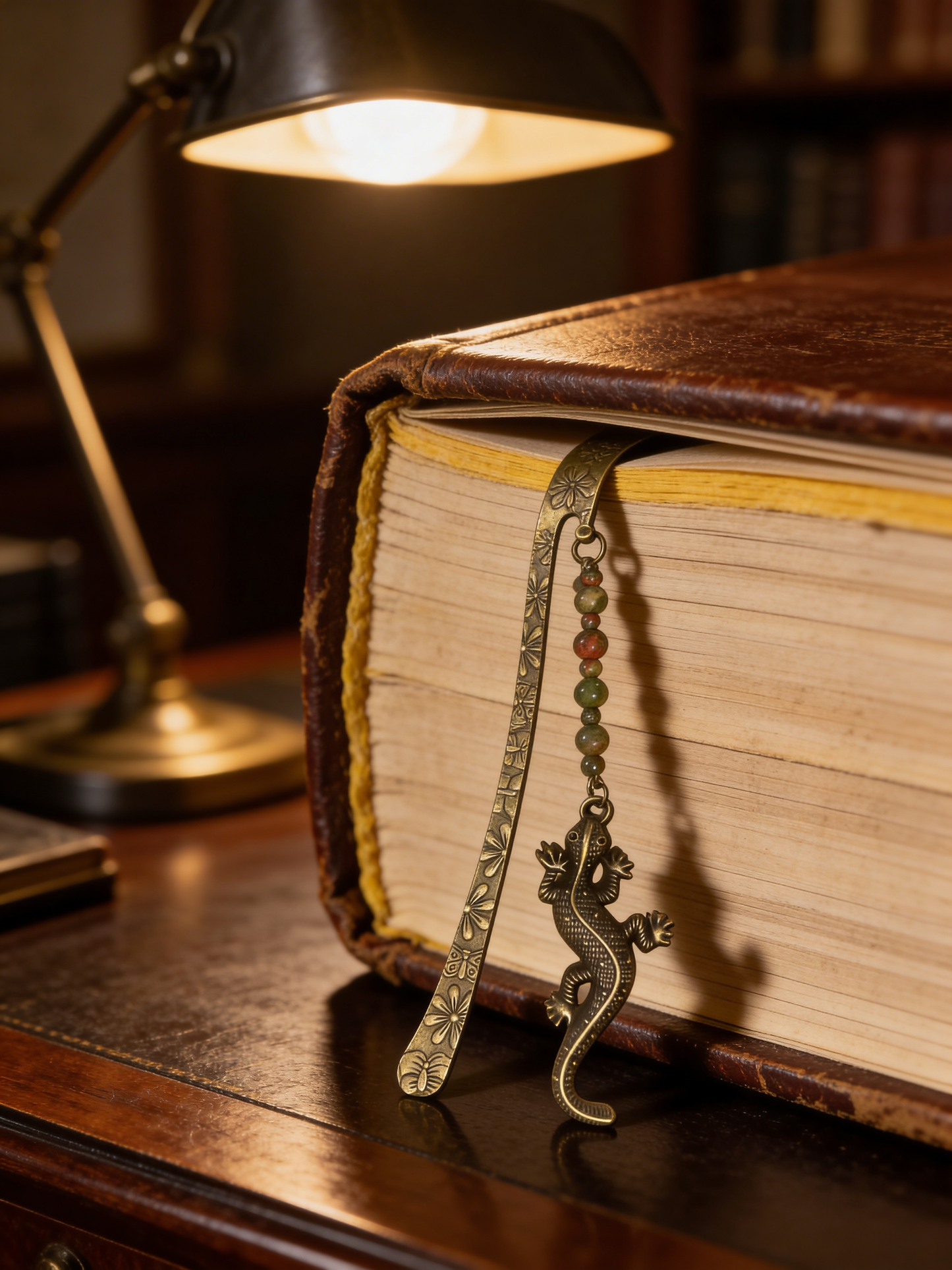 Marque-page en bronze antique & unakite, pendentif lézard 📖✨